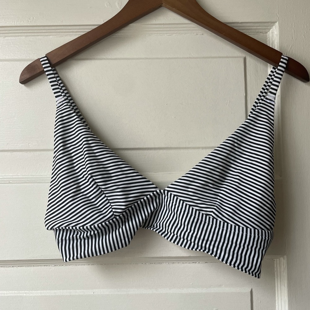 NWOT Aerie Bikini Top
